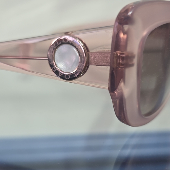 BULGARI Elegant Pink Sunglasses - Picture 3 of 4
